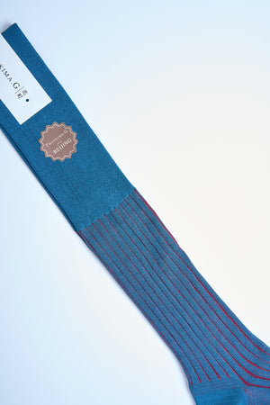 #Color_Deep blue with red stripes