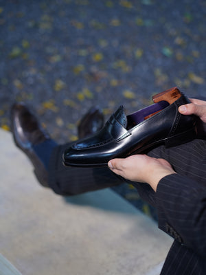 Ilcea Box Calf Brogue Penny Loafers#Color_Black