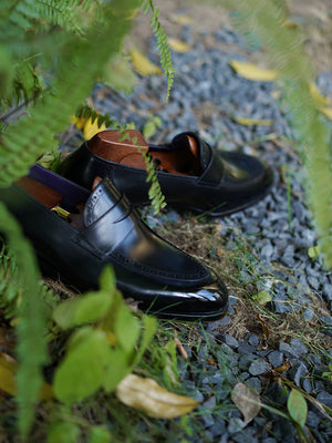 Ilcea Box Calf Brogue Penny Loafers#Color_Black
