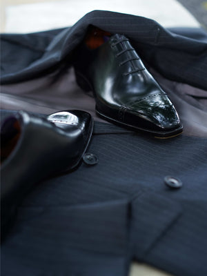 Ilcea Box Calf Quarter Brogue Oxford Shoes#Color_Black