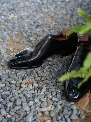 Ilcea Box Calf Quarter Brogue Oxford Shoes#Color_Black